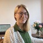 Hochzeitsplanerin rundum Gießen am Arbeitsplatz