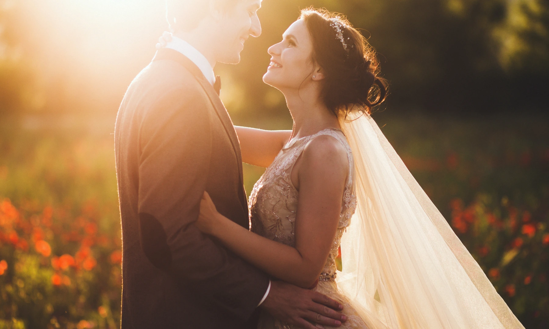 Hochzeit Brautpaar Sonnenlicht
