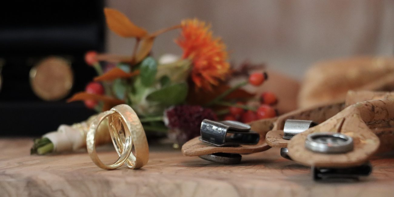 Impressionen einer Hochzeit in Hessen Accessoires Bräutigam